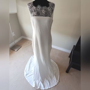 Lace V-Back Mermaid Maxi Dress - Size XL - White